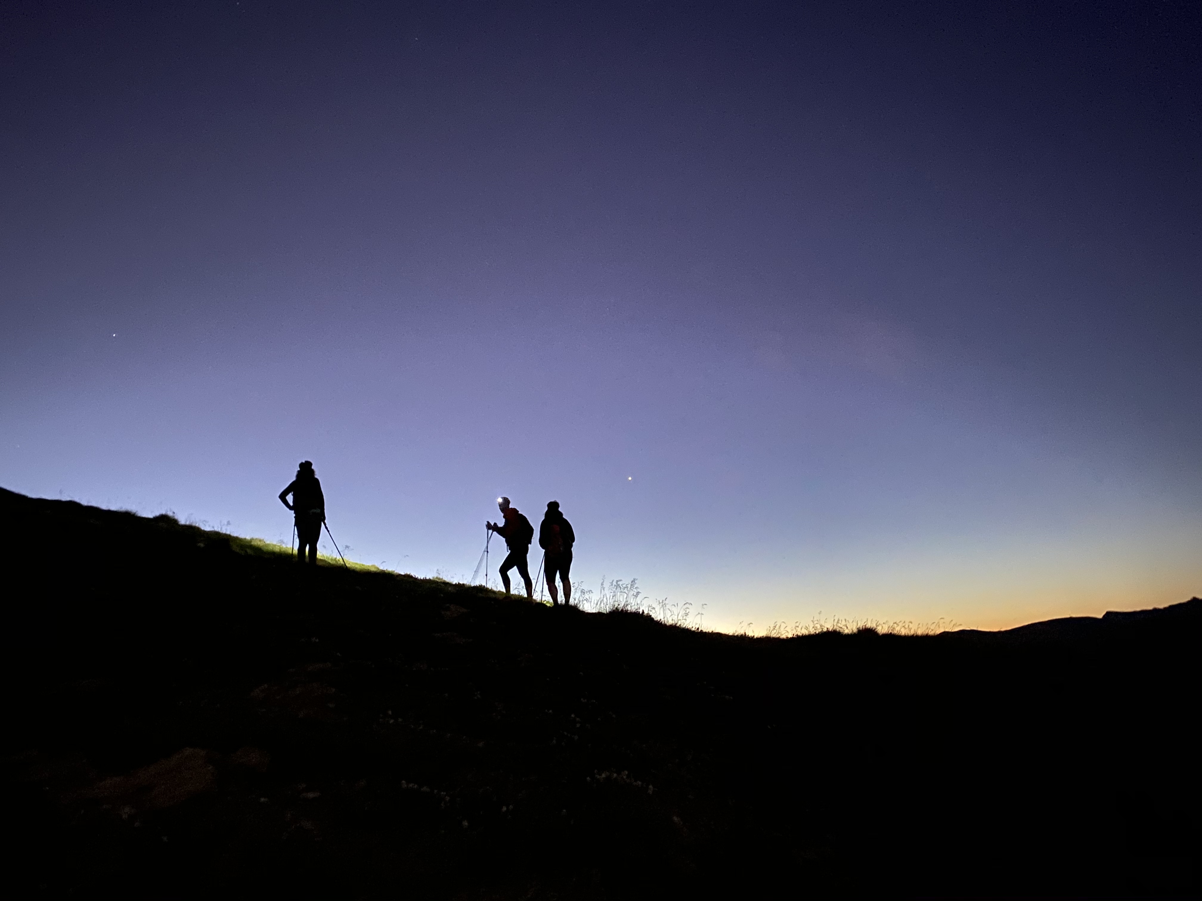 Equipo de OPCIO Group en la montaña
